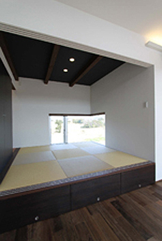淡路島の新築住宅の畳コーナー