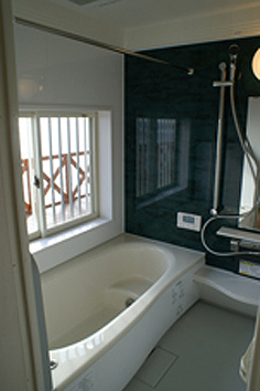 淡路島の田舎暮らし物件の浴室